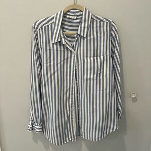 beachlunchlounge Blue and White Casual Button Down Shirt